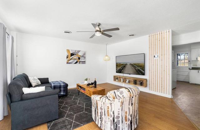 Cozy Place - Clean - Workspace with Wifi