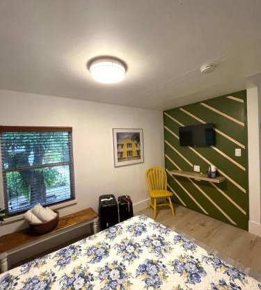 Cozy Room in the Heart of Little Havana