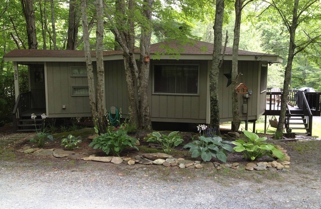 Cozy Round Cottage with Hot Tub – Perfect Mountain Escape!