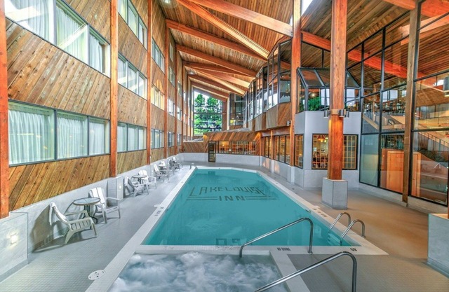 Cozy Rustic Condo in a Great Lake Louise Location!