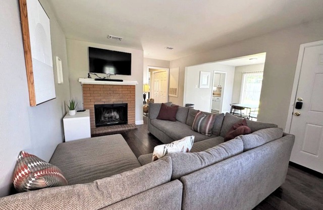 Cozy Stay in Bryan, TX