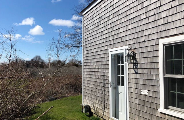Cozy, Studio Apartment just Outside of Nantucket Town