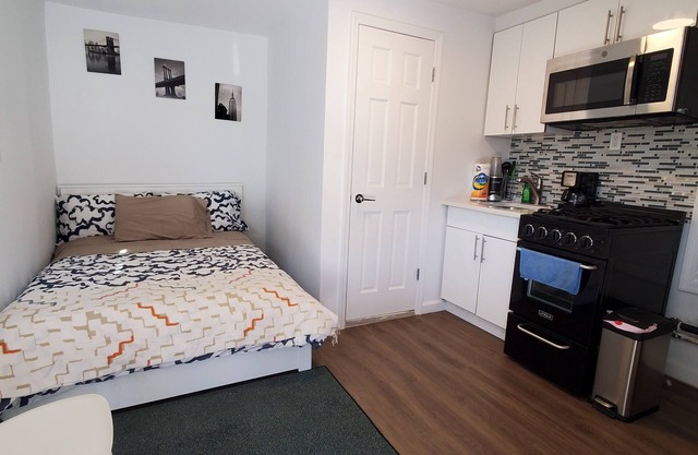 Cozy studio apt 30mins from Times square! in fabulous Queens