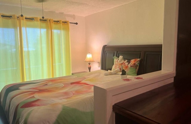 Cozy Studio walking distance to Magen Bay Beach