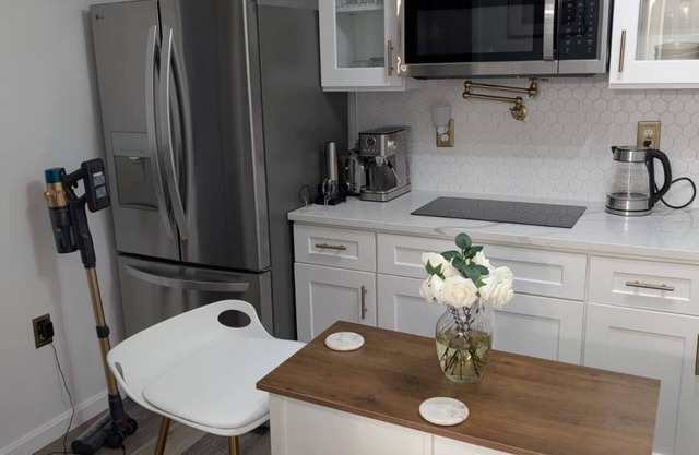 Cozy Studio with Private Entrance.