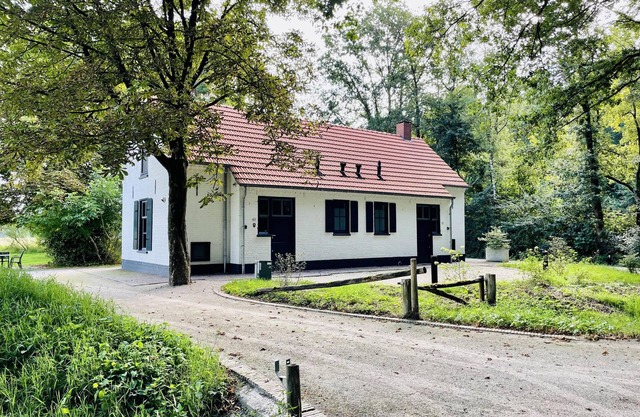 Cozy two-under-one group home near the forest