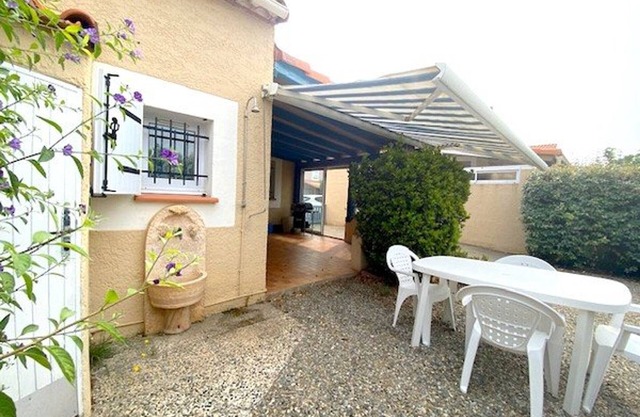 Cozy Villa with Garden, BBQ, Wi-Fi, Near Beach & Shops - Sleeps 6