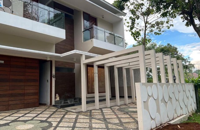 Cozy villa with swimming Pool in Sentul