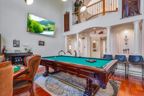 Cozy Winter Escape Scenic View, Luxury, Pool Tabl