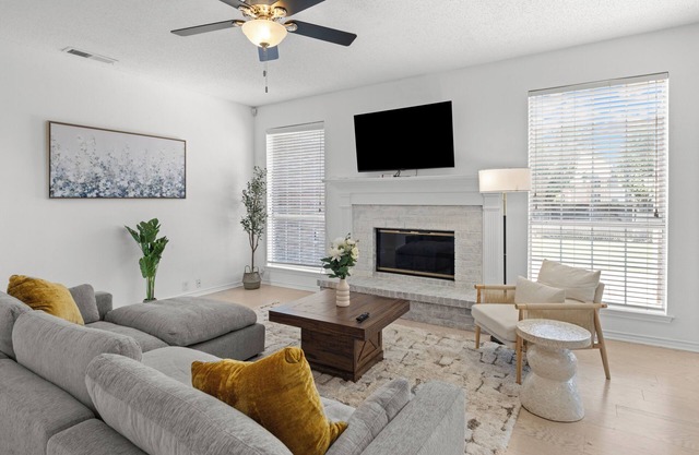 Cozy4B2.5B|Lush Backyard for leisure|Fully furnished|Garage access #42456