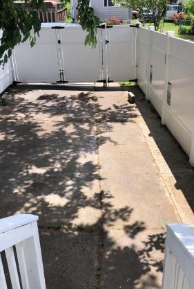 cozzy room with private entrance and drive way