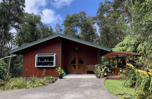 Craftsman Cottage on 6 forested acres