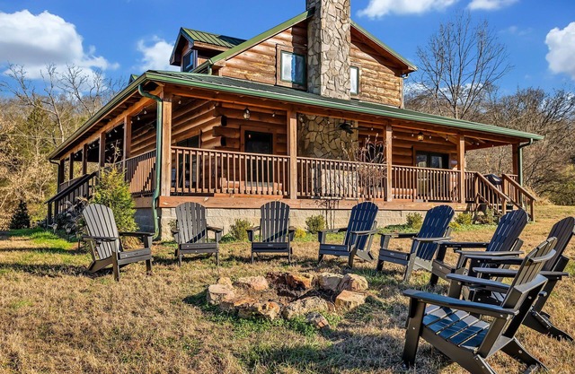 Creek's Cabin Luxury Retreat, 15 minutes to Downtown Nashville