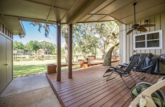 Creekfront Home w/Boat Lift & Fishing Pier
