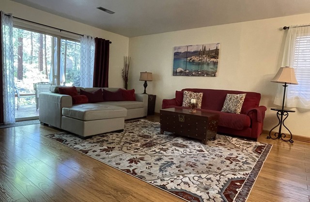 Creekside Cabin-your peaceful retreat. Pool. Fresh, cozy, & made for family fun!
