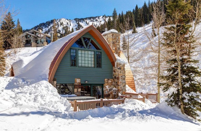 Creekside Chalet