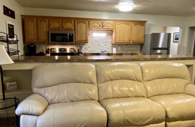 Creekside Cottage-House-2 bedroom 1 bath-All one level