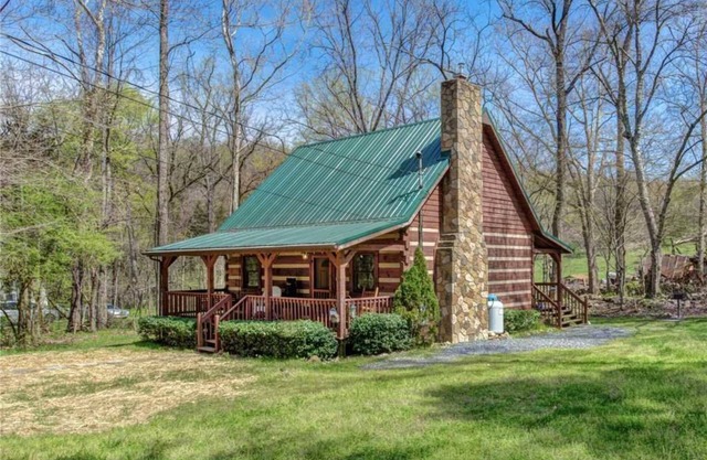 Creekside, Hot Tub, Fire Pit, Fireplace, Quiet, Easy Access