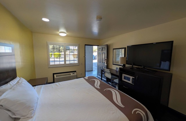 Crossroads Inn