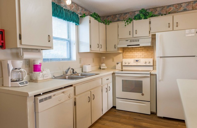 Crown Resorts at Lake Tansi East