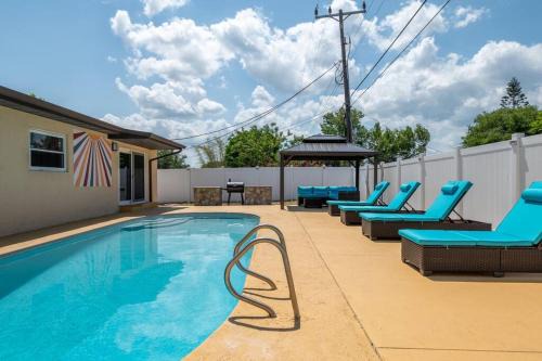 Cruise-Ready Oasis 15min to Beach & Port Canav & Huge Pool