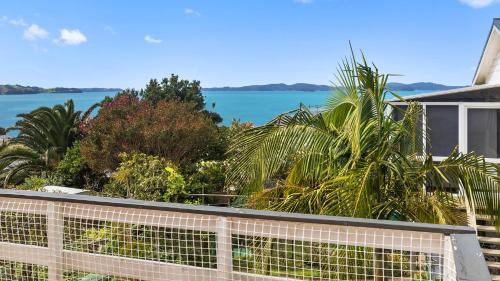 Crystal Clear - Snells Beach Holiday Home