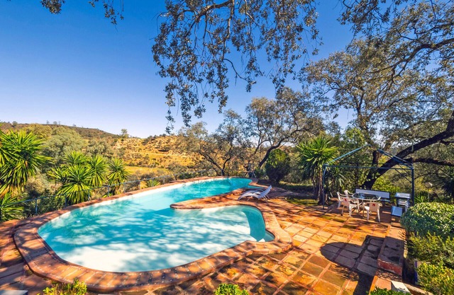 Cubo's Quinta de los Cisnes & minigolf included/private pool/free wifi/relax
