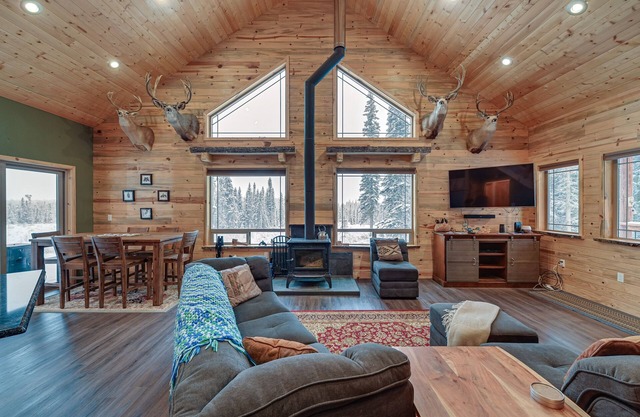Custom Kasilof Cabin on 40 Private Acres