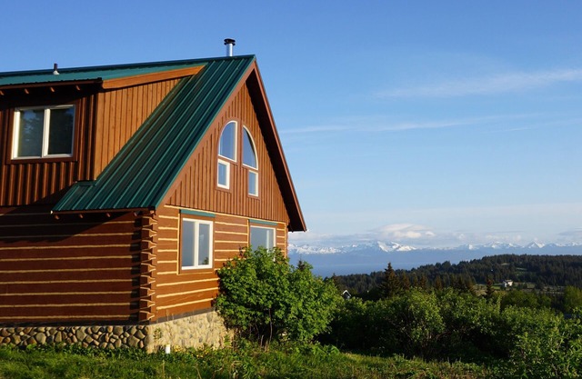 Custom Log Cabin with Amazing Views - great for couples and families!