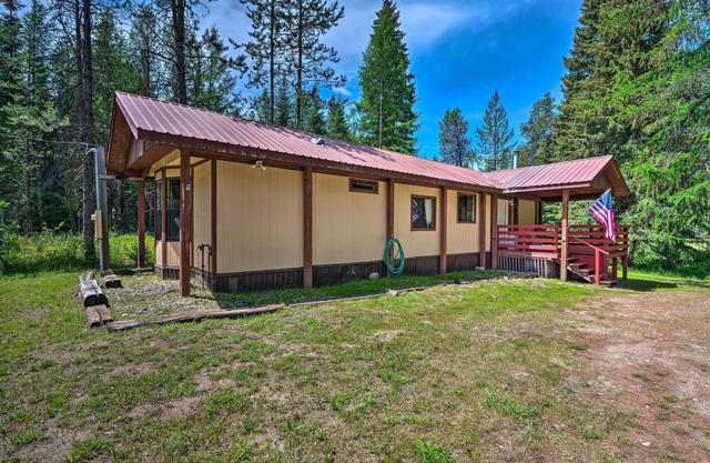 Cute Donnelly Cabin in the Woods w/Fire Pit!