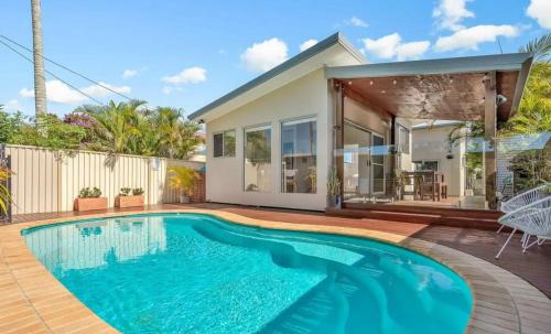 Cutts Cottage - Modern retreat with private pool