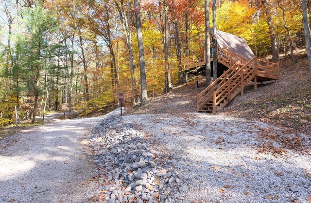 Cuyahoga/Rustic Lakeview Cabin- 2 Person A-Frame