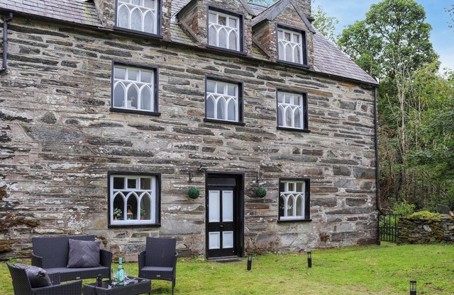 Cynfal Fawr Farmhouse