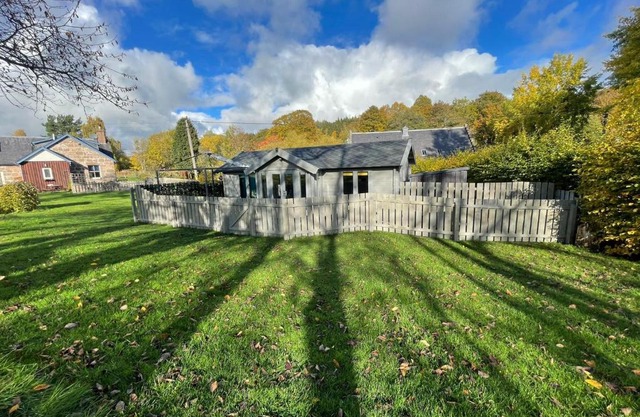 Daisy Cabin