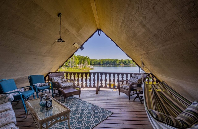 Dancing Bear Lodge on the Lake, family, friend fun!