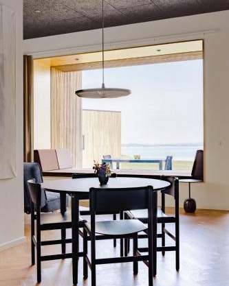 Dansk Design Ved Helnæs' Kant