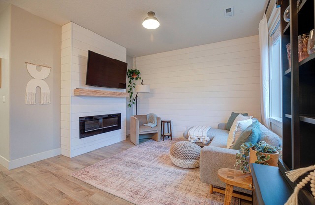 Darby House, centrally located wine country escape