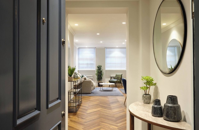 Darley House 1 bedroom | Relaxing London Base, Located Near Brown Hart Gardens