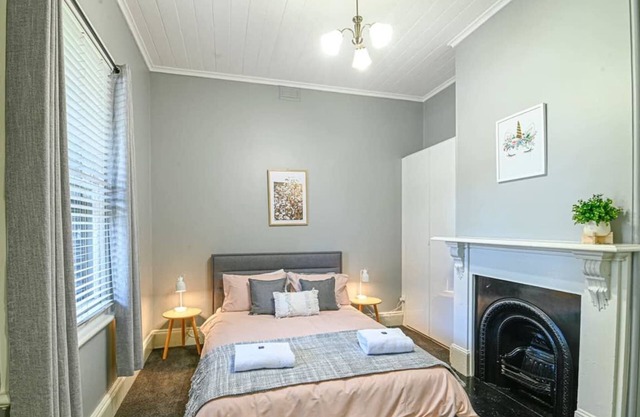 Darling St - Charming CBD Abode