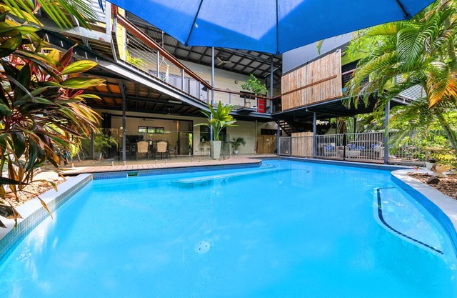 Darwin Style Tropical Luxury Apartment + WARM POOL + Bikes + Pet Croc