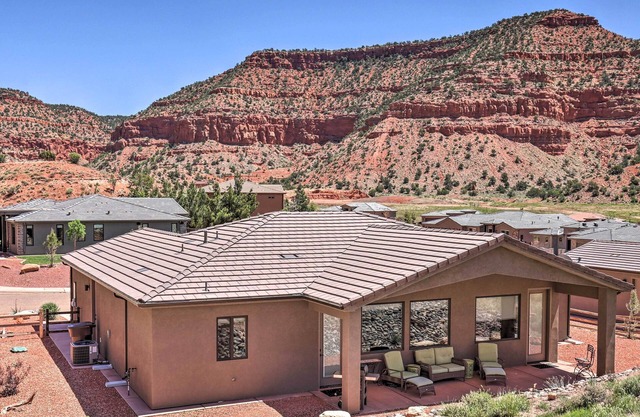 Day Trip to Zion: Home w/Fire Pit & Pool Access