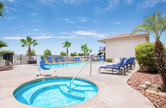 Days Inn by Wyndham Lake Havasu