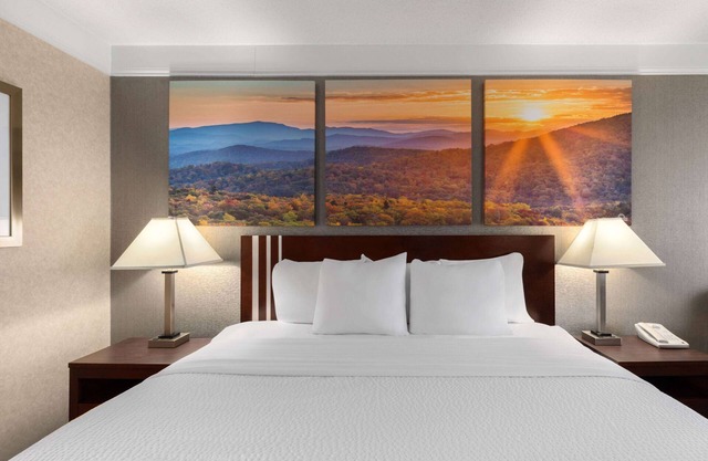 Days Inn by Wyndham Columbia Kentucky