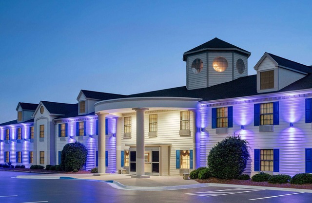 Days Inn by Wyndham Shallotte