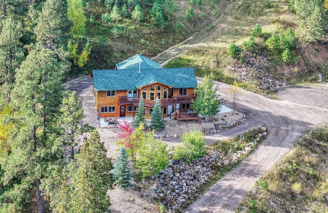 Deadwood Nightlife, Black Hills Adventures, and a Fun-Filled Home!