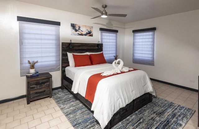 Deany's Uptop Luxury Suite 6