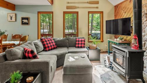 Deer Hollow by AvantStay Big Yard Lake Access