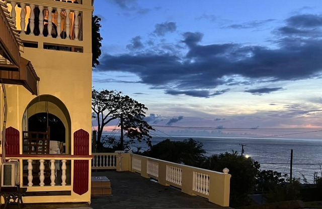 Deja View is located in Canaries and offers loving sunset