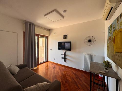 Del Console Apartment