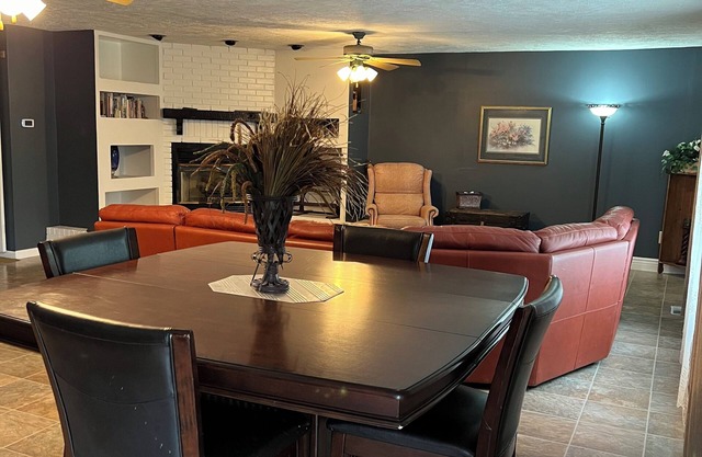 Delightful 1-bedroom house in Aurora